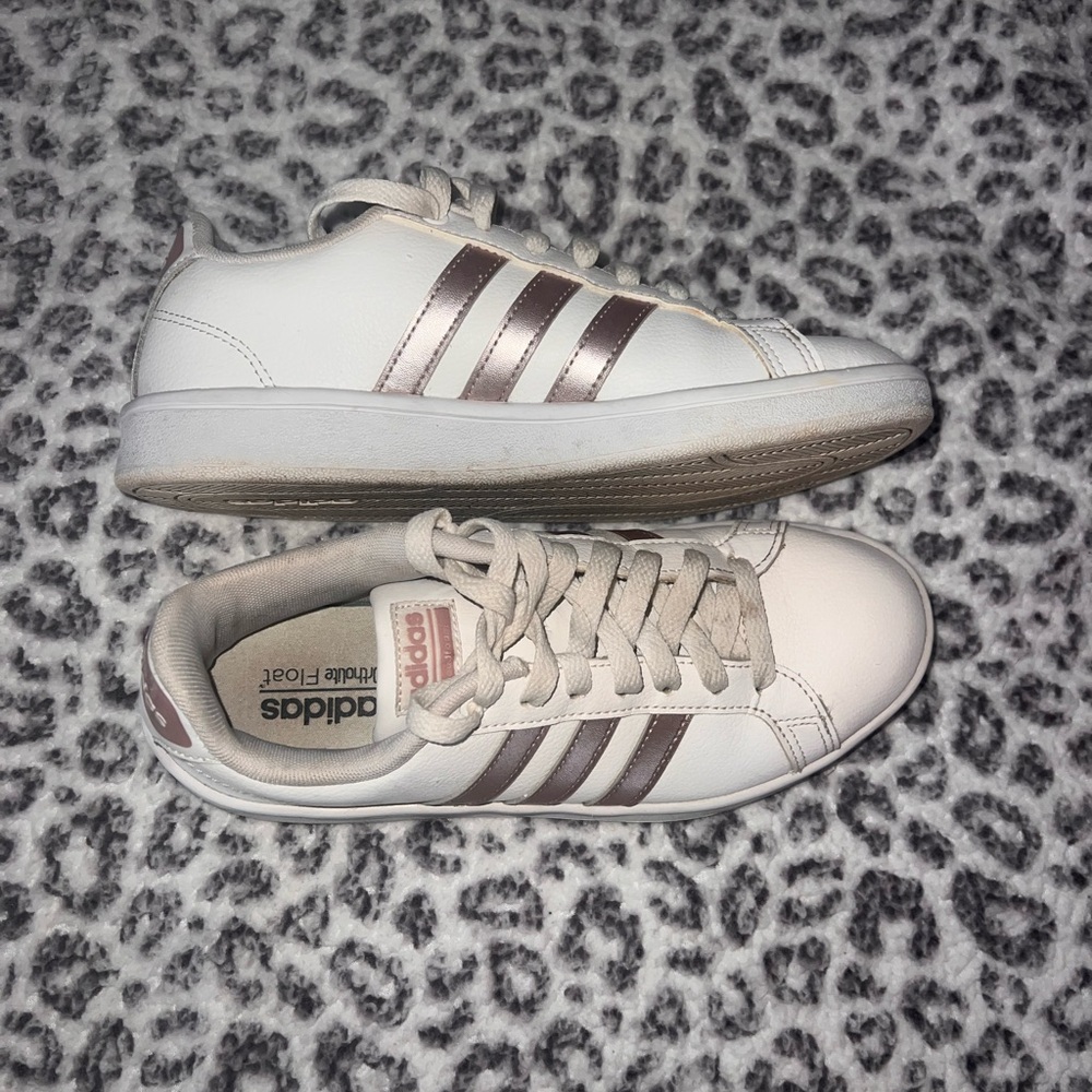 Adidas cloud foam casual shoes size 7